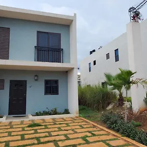  Holiday home Tropical Rose Getaway